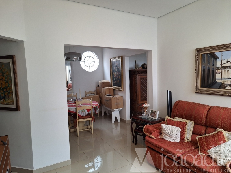 Centro Acima - Casa Comercial