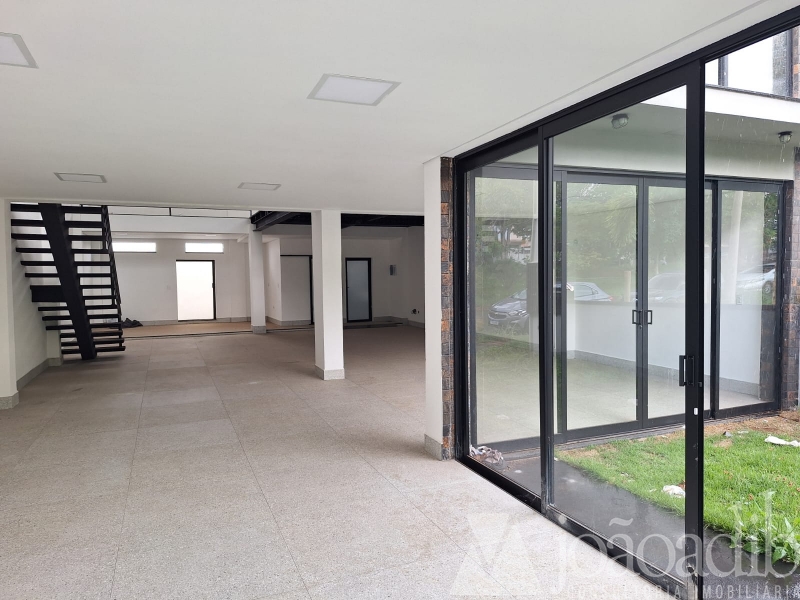 Prédio Comercial - Av. Lauro Correa da Silva