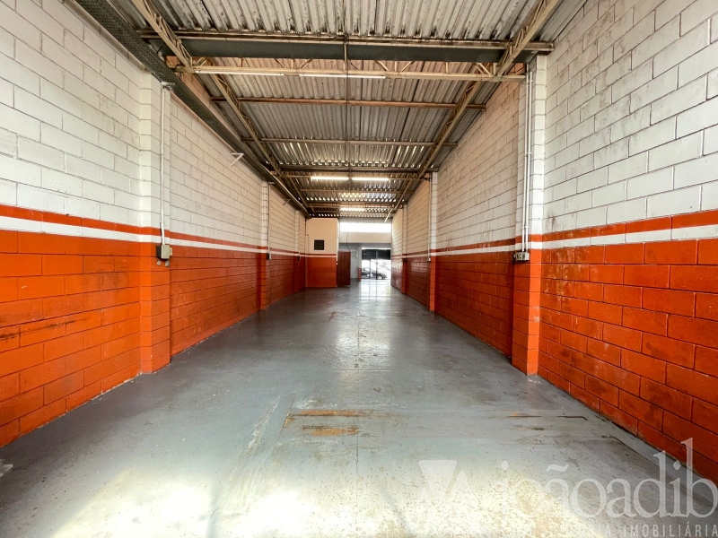 Prédio Comercial - Centro Acima