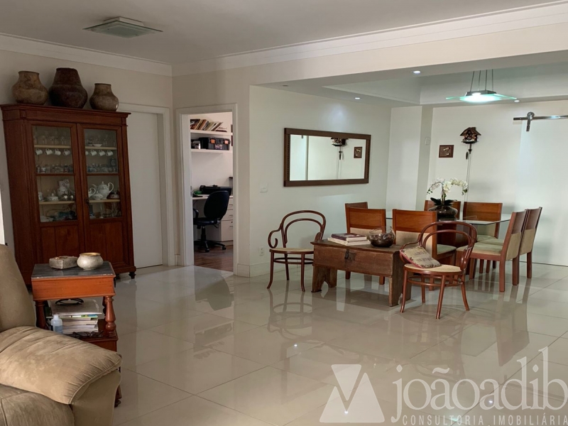 Apartamento Centro Acima